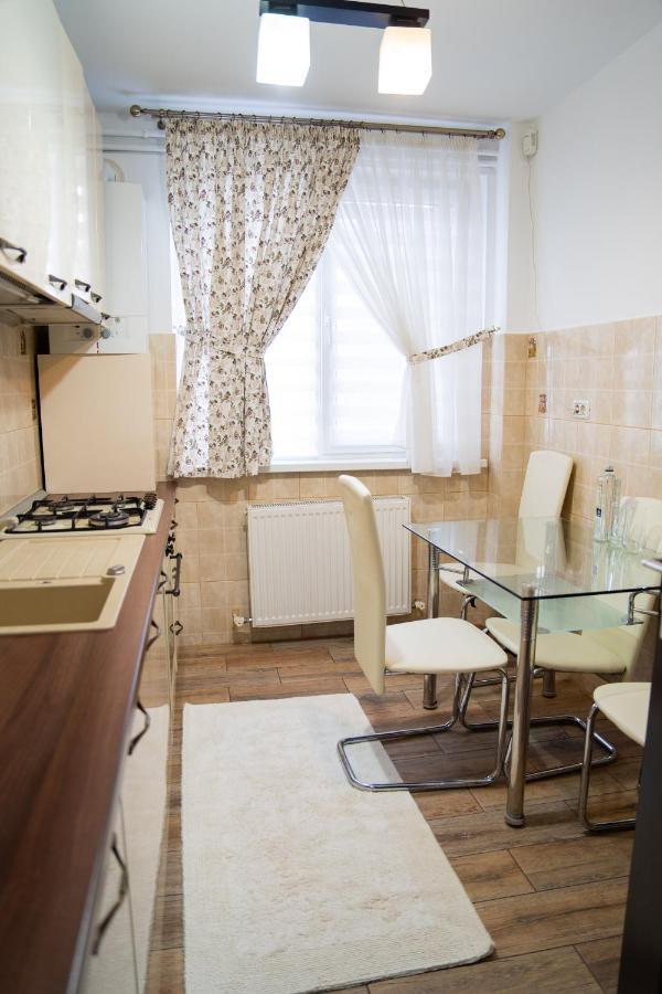 Ultracentral Golden Apartament 2 Suceava Extérieur photo